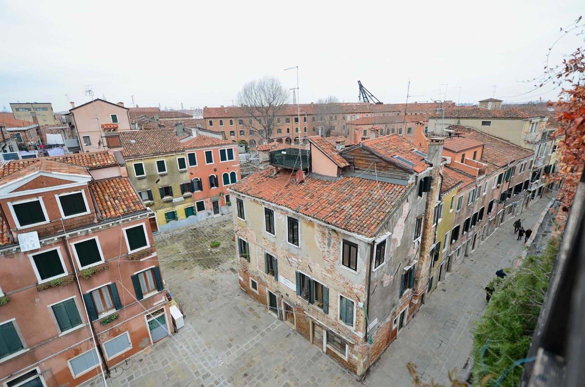 Dandolo-Terrace Apartment Venesia Bagian luar foto