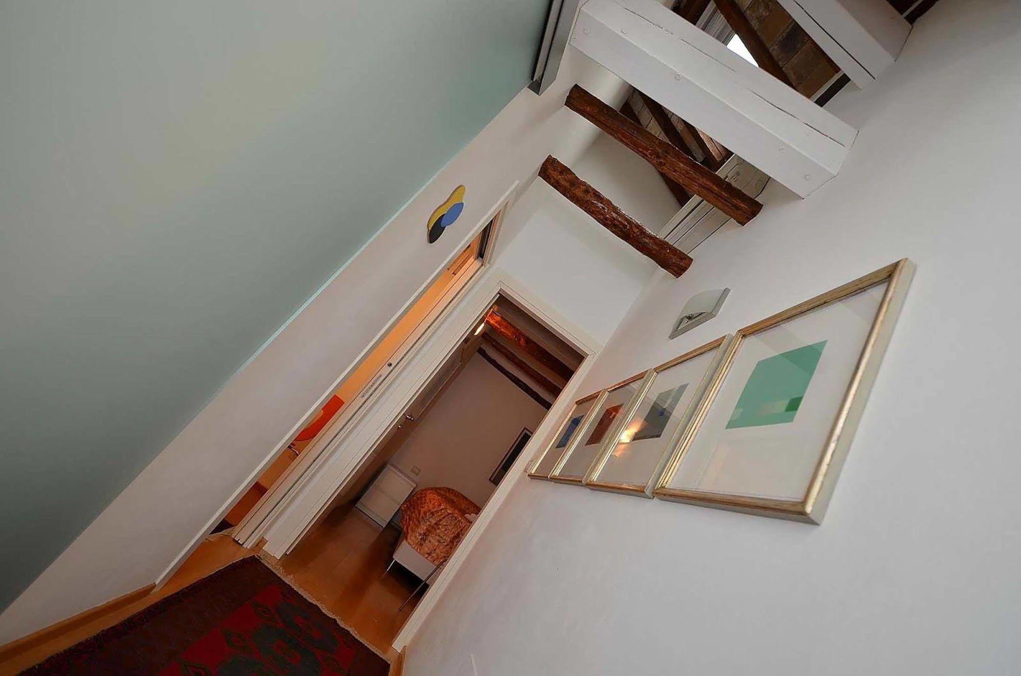 Dandolo-Terrace Apartment Venesia Bagian luar foto