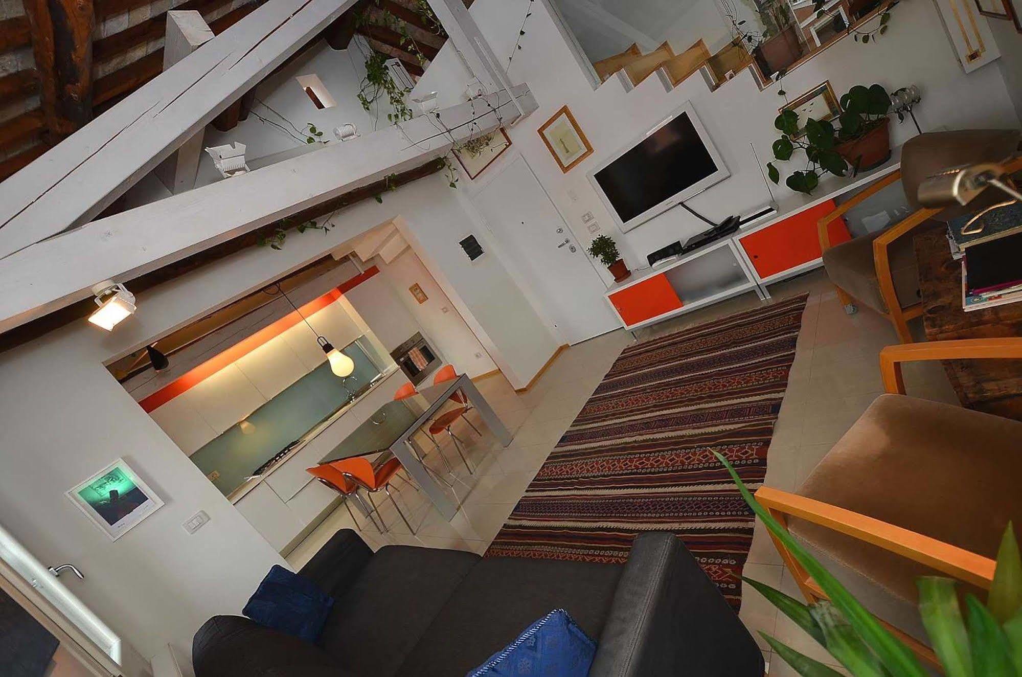 Dandolo-Terrace Apartment Venesia Bagian luar foto