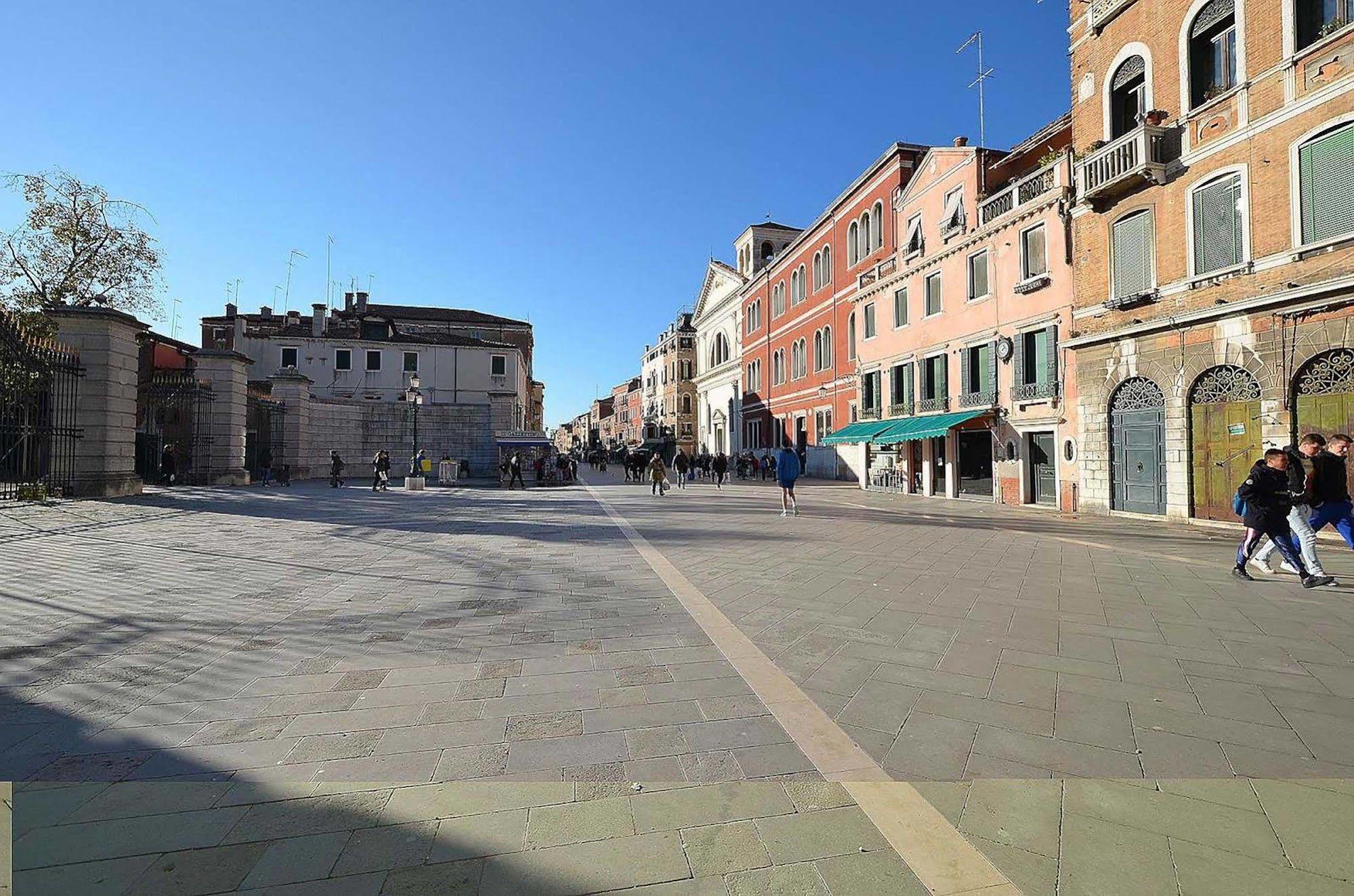 Dandolo-Terrace Apartment Venesia Bagian luar foto