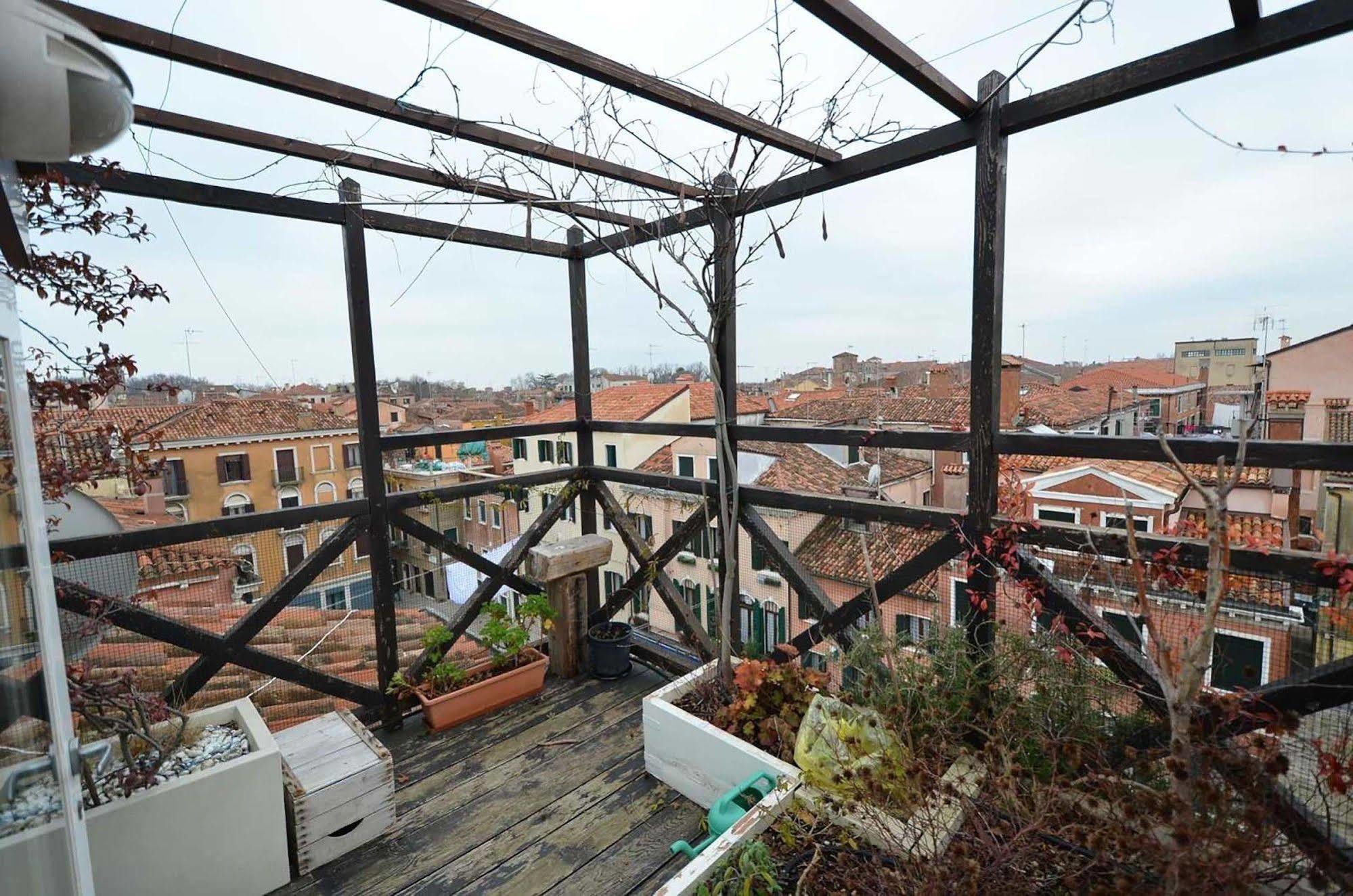 Dandolo-Terrace Apartment Venesia Bagian luar foto